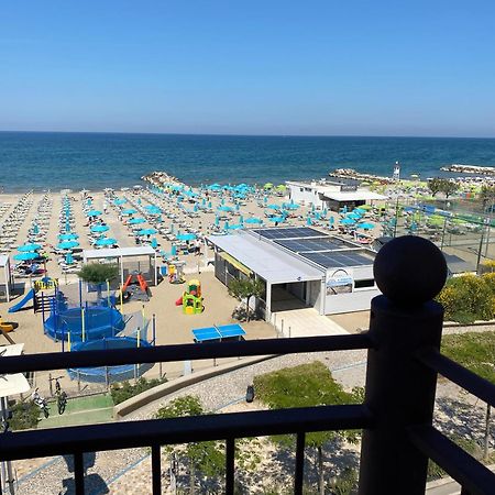 Residence Roxy Мисано Адриатико Екстериор снимка
