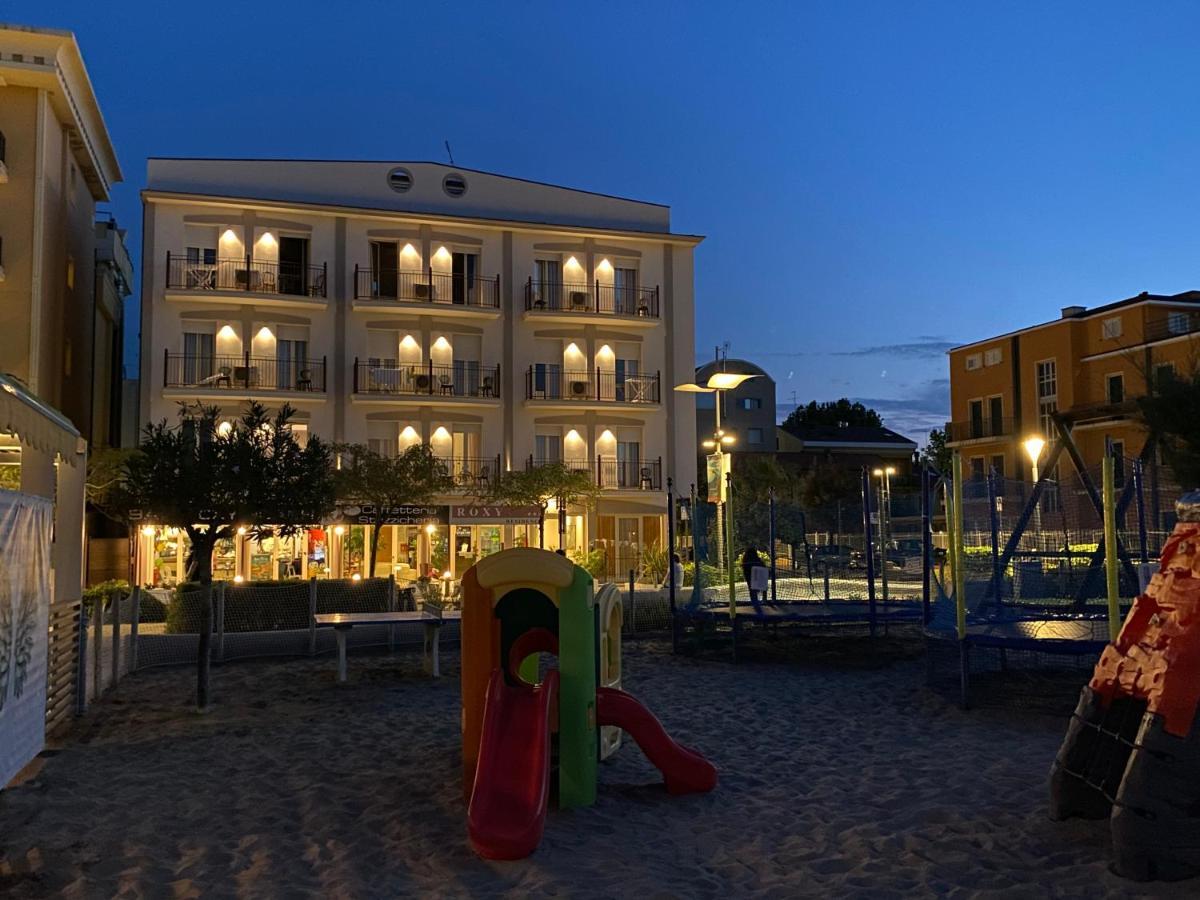Residence Roxy Мисано Адриатико Екстериор снимка