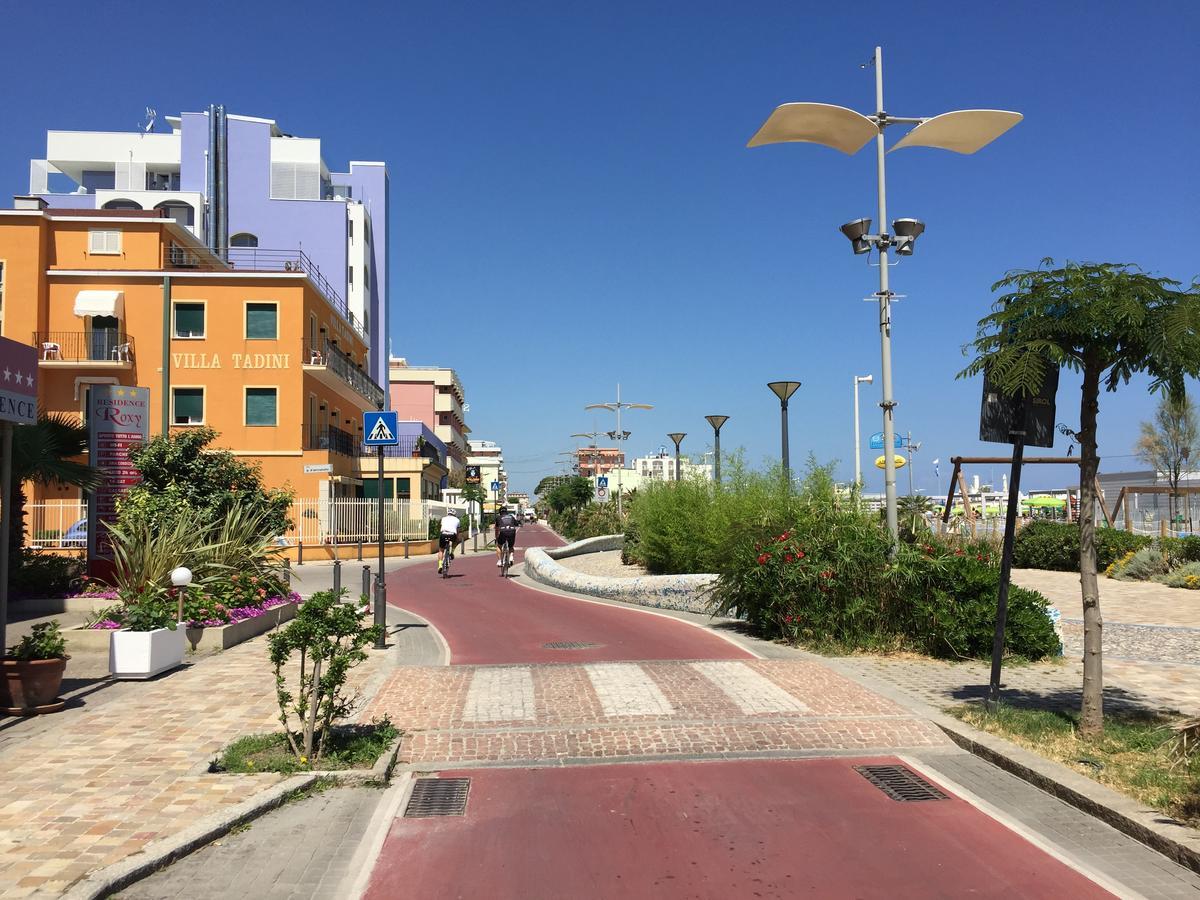 Residence Roxy Мисано Адриатико Екстериор снимка