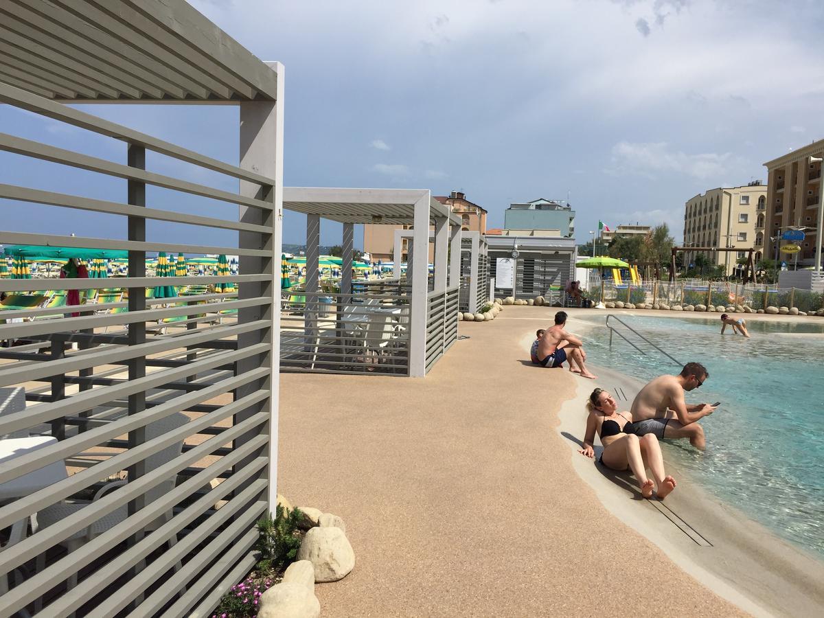 Residence Roxy Мисано Адриатико Екстериор снимка