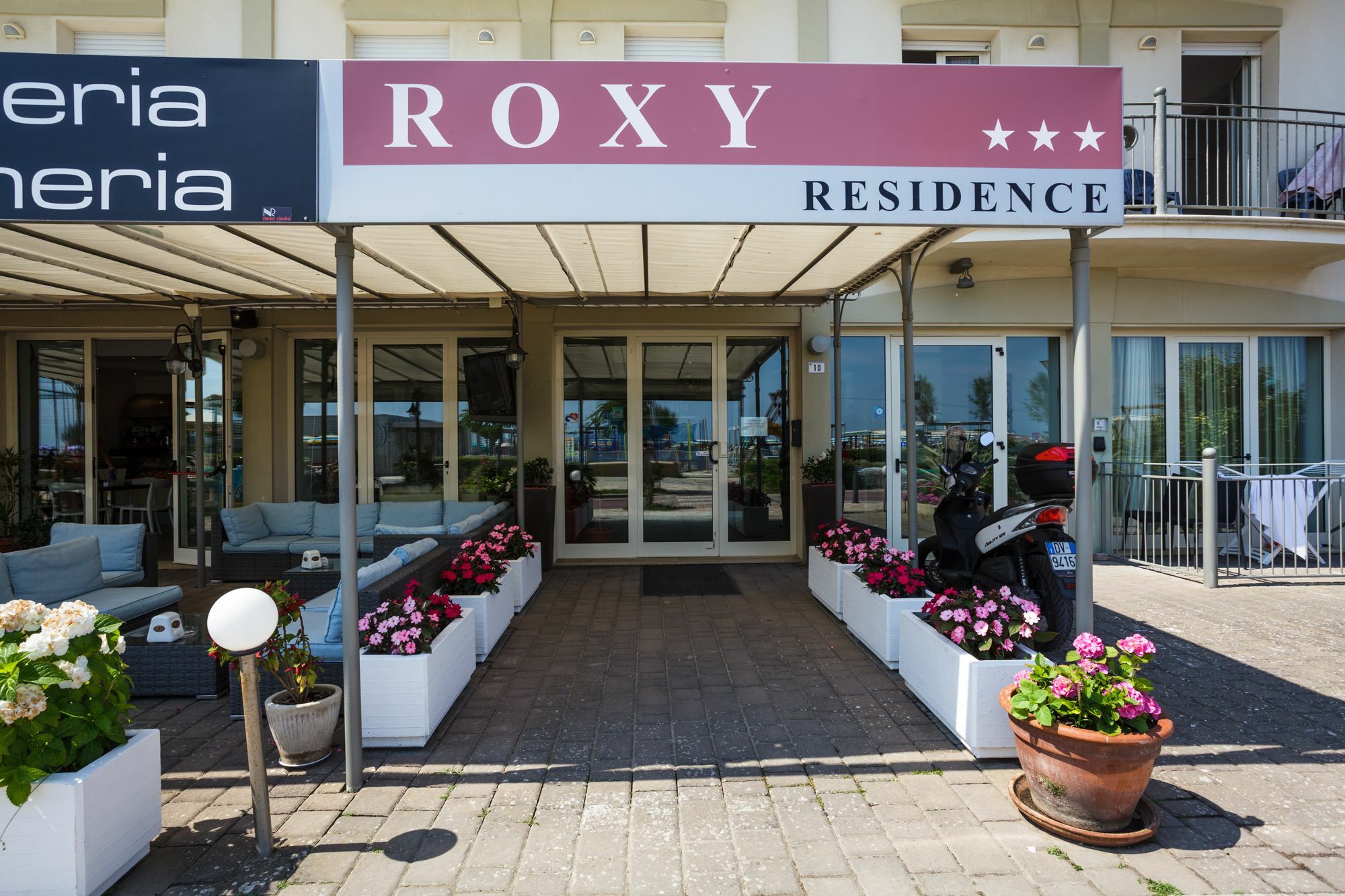 Residence Roxy Мисано Адриатико Екстериор снимка
